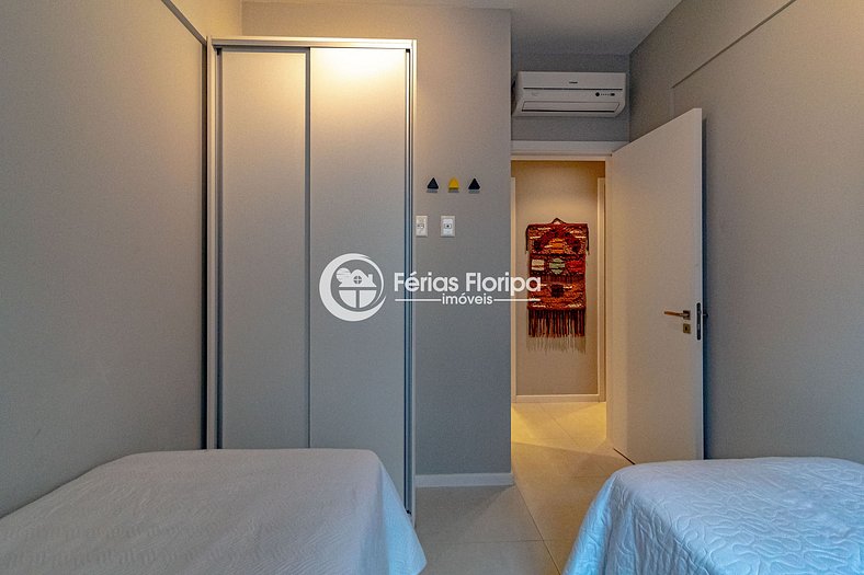 Apartamento 3 dormitórios no DBeach Condomínio frente mar No