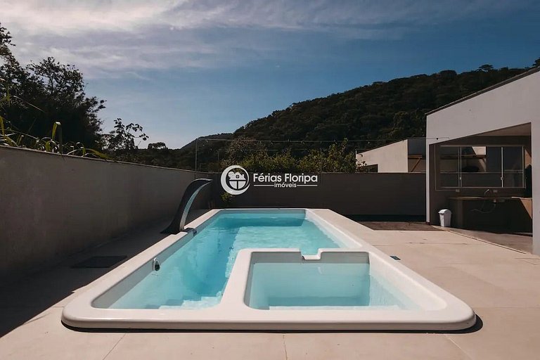 Casa 2 Quartos com Piscina a 1 km da praia