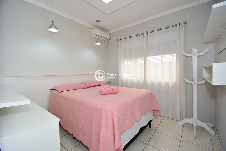 Casa com 6 Quartos e Piscina - Ribeirão da Ilha