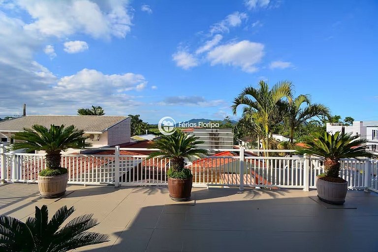 Casa com 6 Quartos e Piscina - Ribeirão da Ilha