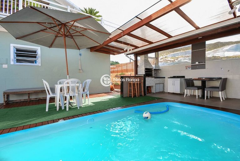 Casa com 6 Quartos e Piscina - Ribeirão da Ilha