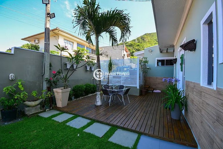 Casa com 6 Quartos e Piscina - Ribeirão da Ilha