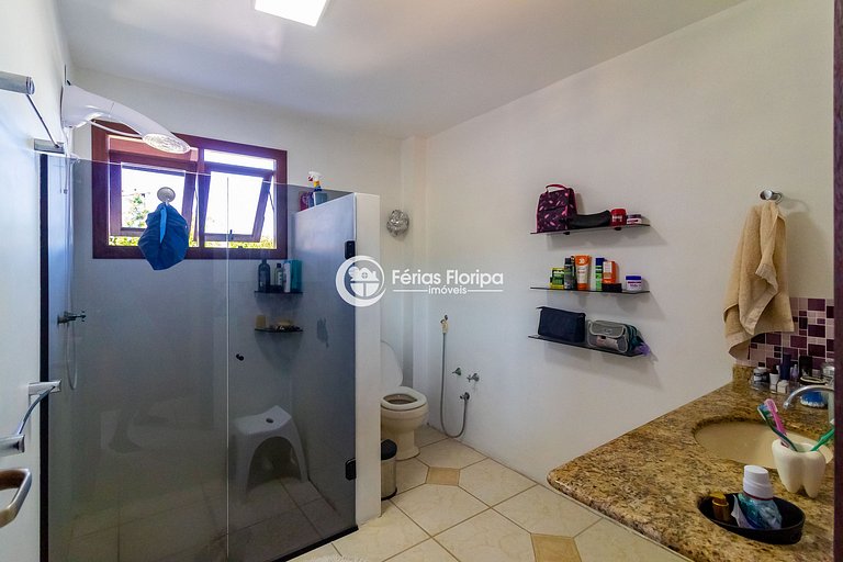 Excelente casa 3 Quartos a 500 metros da Praia