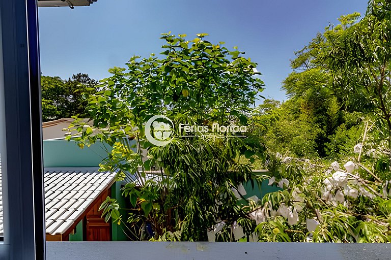 Linda Casa com Piscina no Recanto da Liberdade