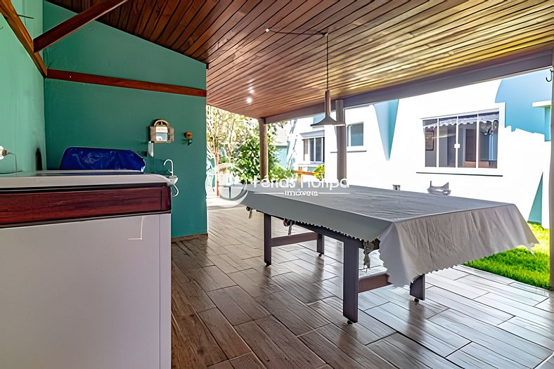 Linda Casa com Piscina no Recanto da Liberdade