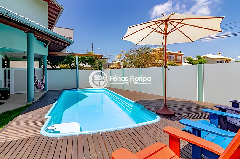 Linda Casa com Piscina no Recanto da Liberdade