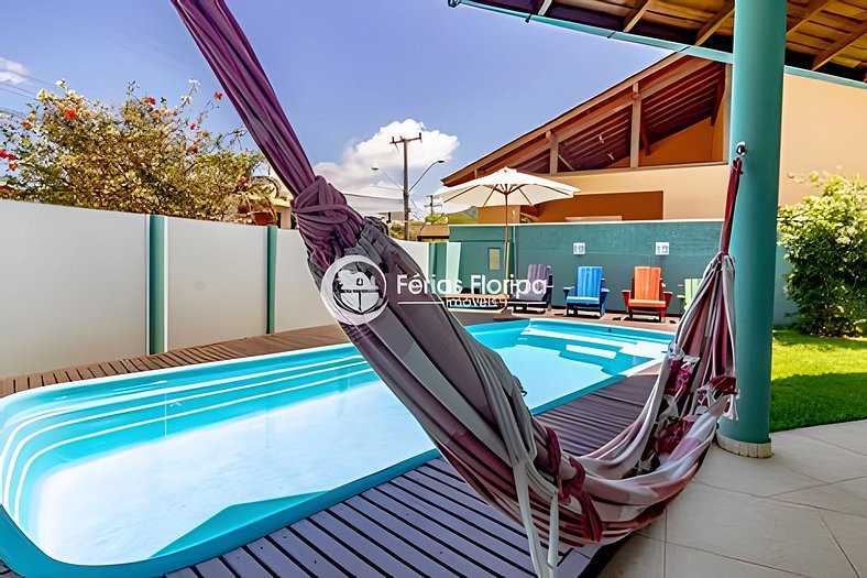 Linda Casa com Piscina no Recanto da Liberdade