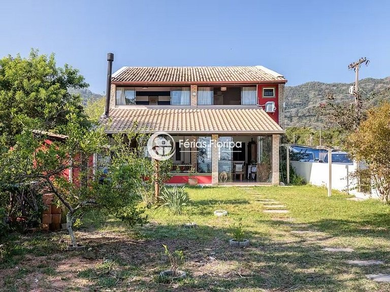 Linda Casa com Quintal e Acesso ao Mar - Ribeirão da Ilha