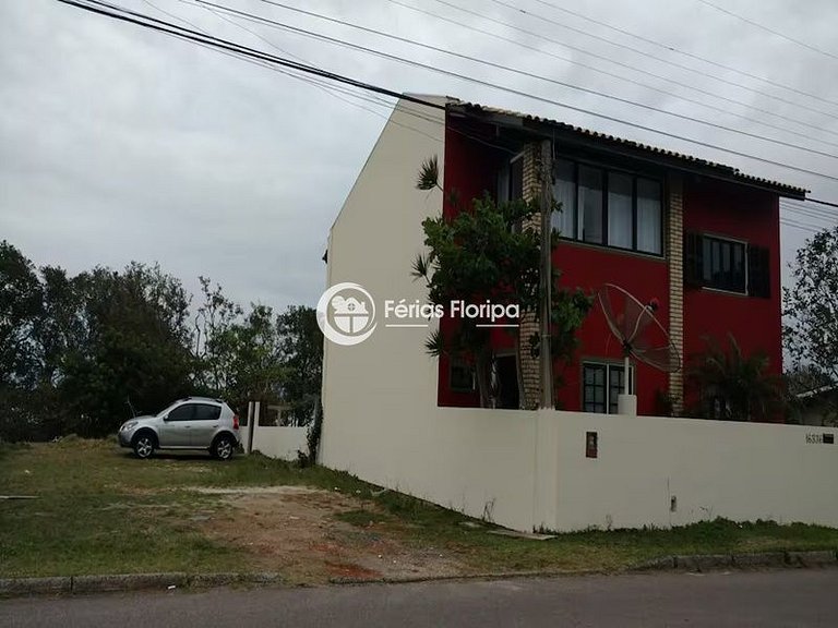 Linda Casa com Quintal e Acesso ao Mar - Ribeirão da Ilha