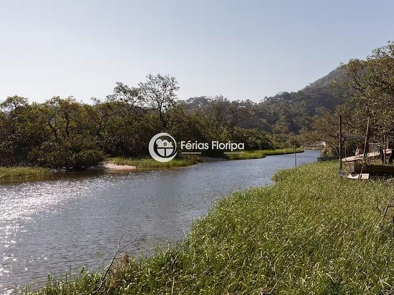 Linda Casa com Quintal e Acesso ao Mar - Ribeirão da Ilha