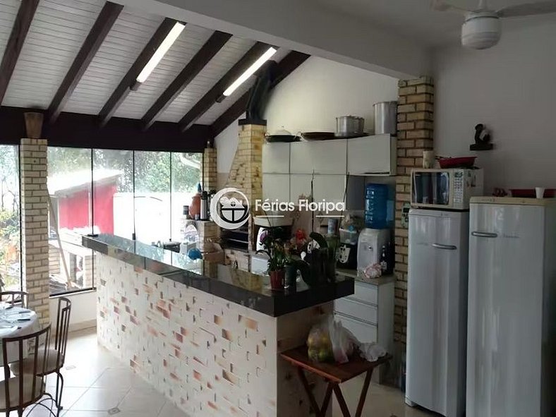 Linda Casa com Quintal e Acesso ao Mar - Ribeirão da Ilha