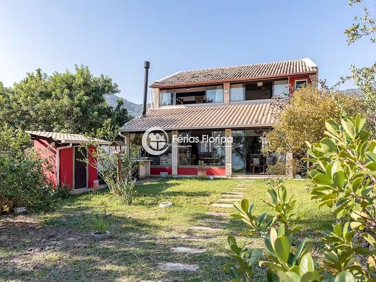 Linda Casa com Quintal e Acesso ao Mar - Ribeirão da Ilha