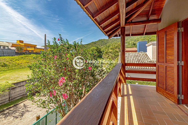 Piscina climatizada de comunidad cerrada de lujo